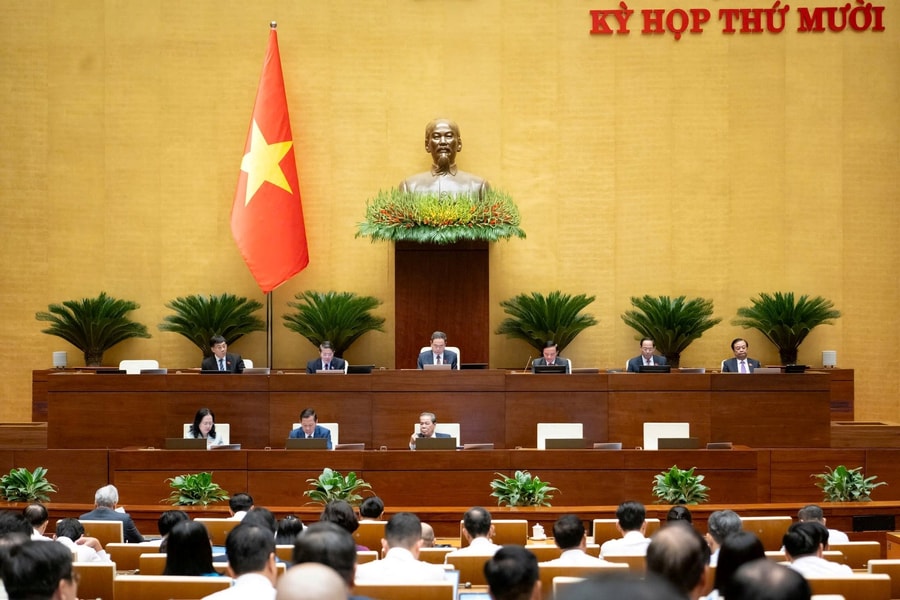 Quốc hội thảo luận ở Tổ về nhiều nội dung quan trọng