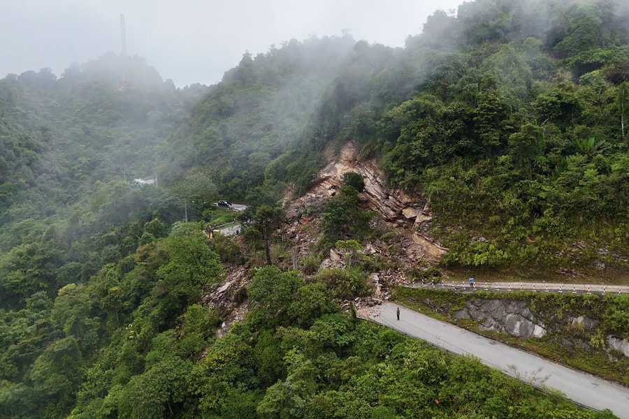 Sạt lở nghiêm trọng tại Cổng Trời Quản Bạ tỉnh Tuyên Quang