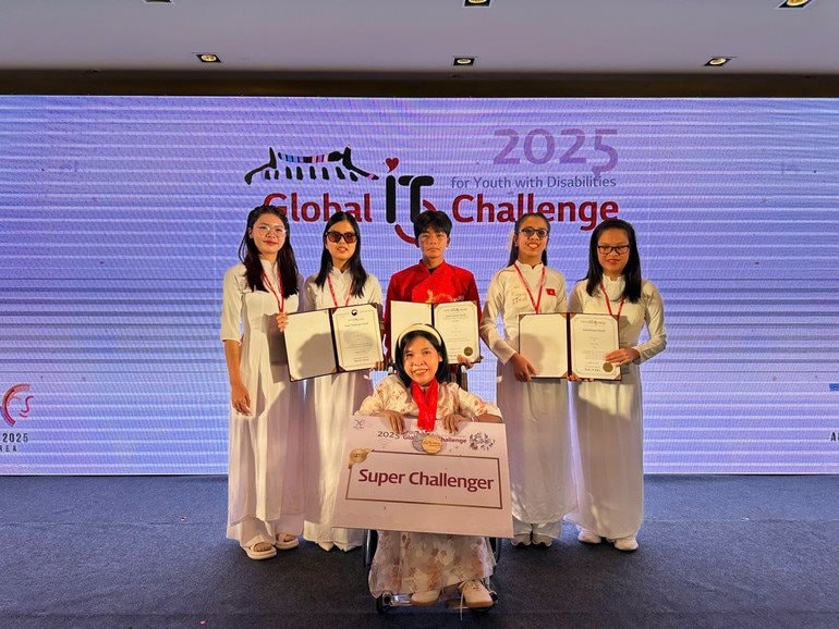 Việt Nam đạt 3 giải thưởng lớn tại cuộc thi công nghệ toàn cầu dành cho người khuyết tật