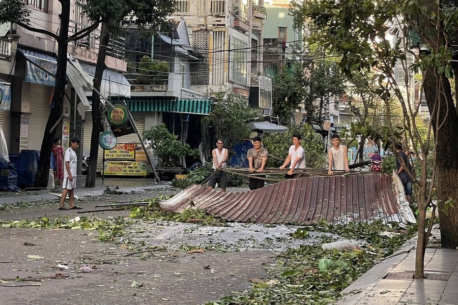 Khẩn trương khắc phục hậu quả bão số 13, nhanh chóng ổn định đời sống nhân dân sau thiên tai