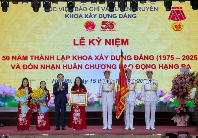 Khoa Xây dựng Đảng (Học viện Báo chí và Tuyên truyền) kỷ niệm 50 năm thành lập và đón nhận Huân chương Lao động hạng Ba
