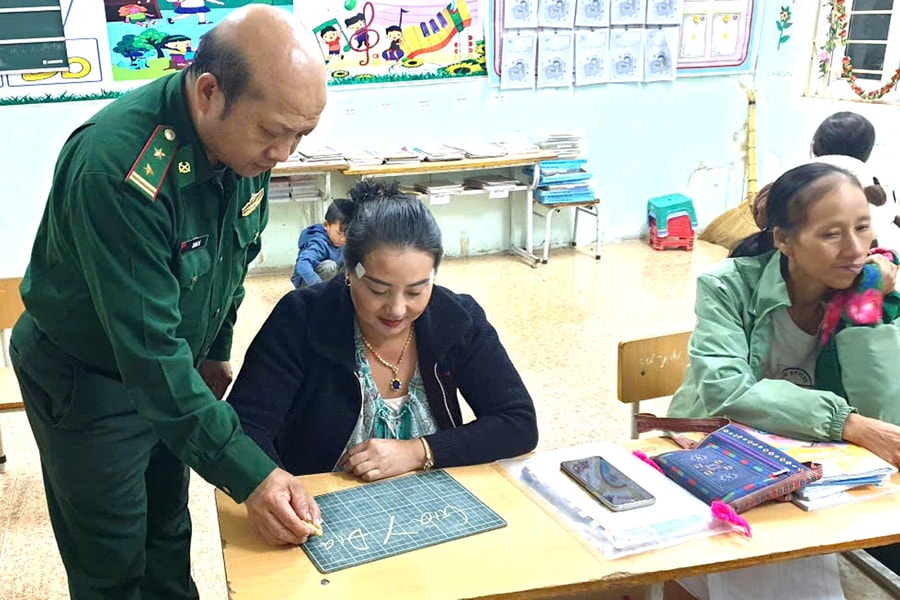 Gieo chữ - giữ biên cương