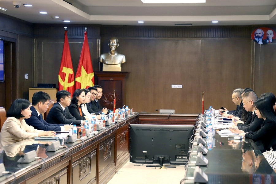 Đoàn đại biểu Tòa án nhân dân cấp cao Thượng Hải (Trung Quốc) thăm và làm việc tại VKSNDTC Việt Nam