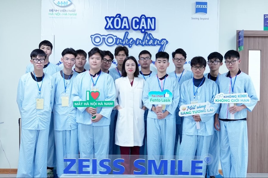 Người dân đổ về Ninh Bình mổ cận, trải nghiệm thực tế tại Bệnh viện Mắt Hà Nội - Hà Nam