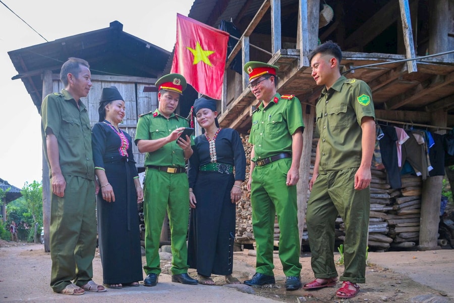 Đồng bào miền núi, vùng biên phía Bắc dõi theo Đại hội XIV của Đảng