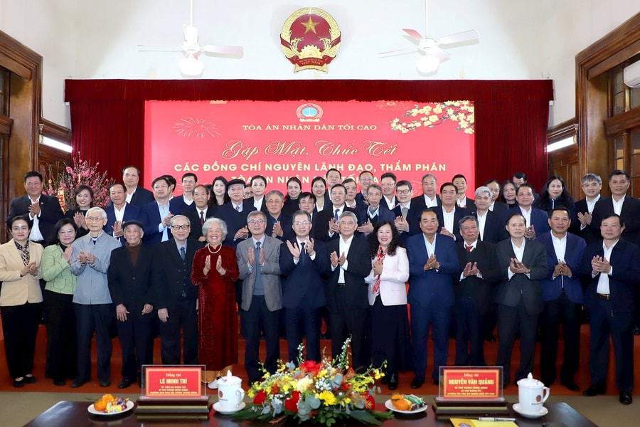Tòa án nhân dân tối cao gặp mặt, chúc Tết các đồng chí nguyên lãnh đạo qua các thời kỳ