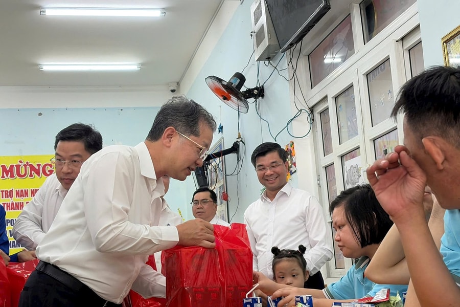 Bảo đảm mỗi người, mỗi nhà đều được vui Xuân, đón Tết Bính Ngọ 2026