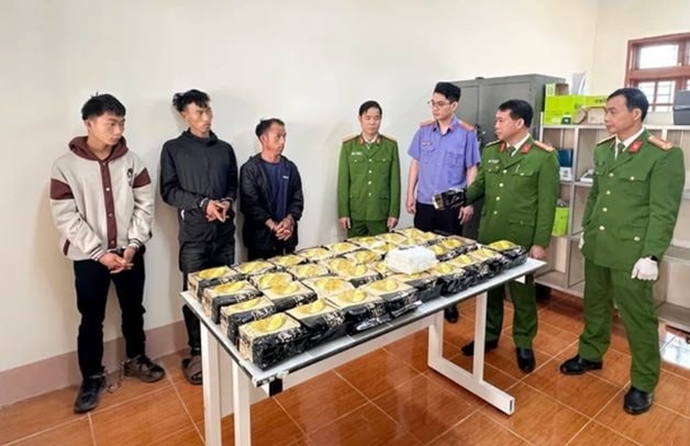 Bắt giữ 3 đối tượng trong đường vận chuyển ma túy số lượng lớn