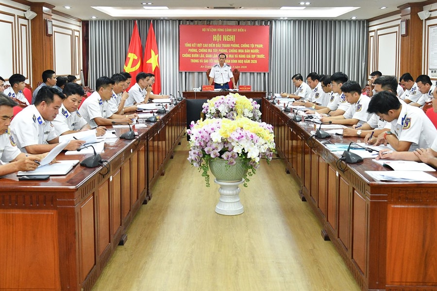 Bộ Tư lệnh Vùng Cảnh sát biển 4 đấu tranh có hiệu quả với tội phạm, vi phạm