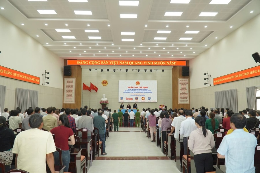 Phiên tòa giả định nâng cao ý thức pháp luật cho ngư dân
