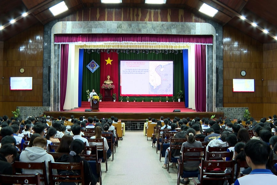Bộ Tư lệnh Vùng Cảnh sát biển 4 tuyên truyền pháp luật tại Đại học Cần Thơ