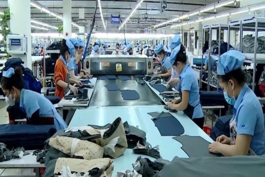 Thủ tướng phát động thi đua thực hiện thắng lợi nhiệm vụ phát triển kinh tế - xã hội
