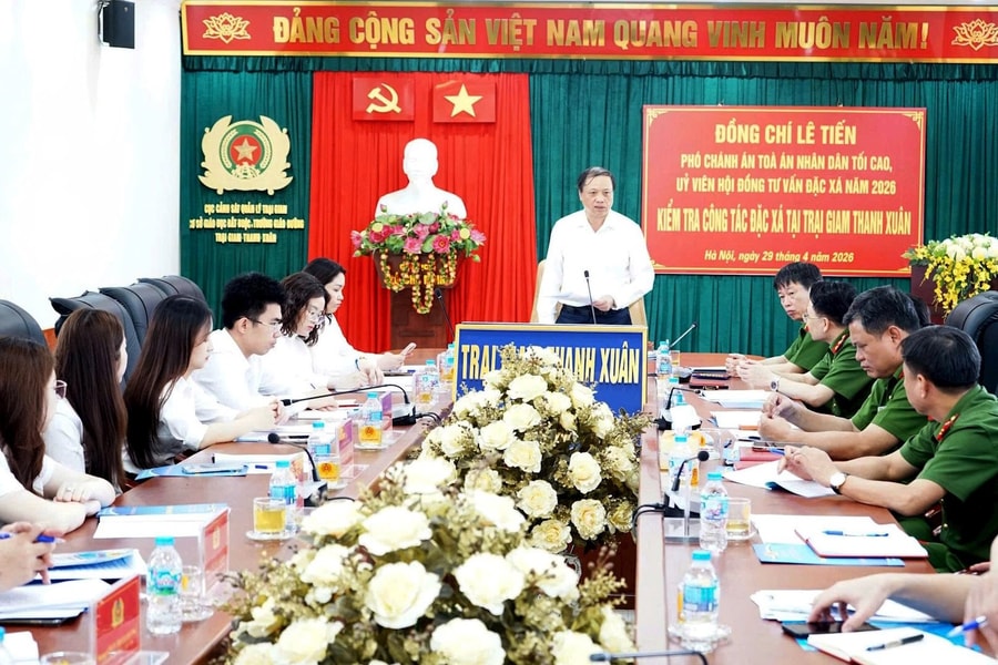 Phó Chánh án TANDTC Lê Tiến kiểm tra công tác đặc xá tại Trại giam Thanh Xuân