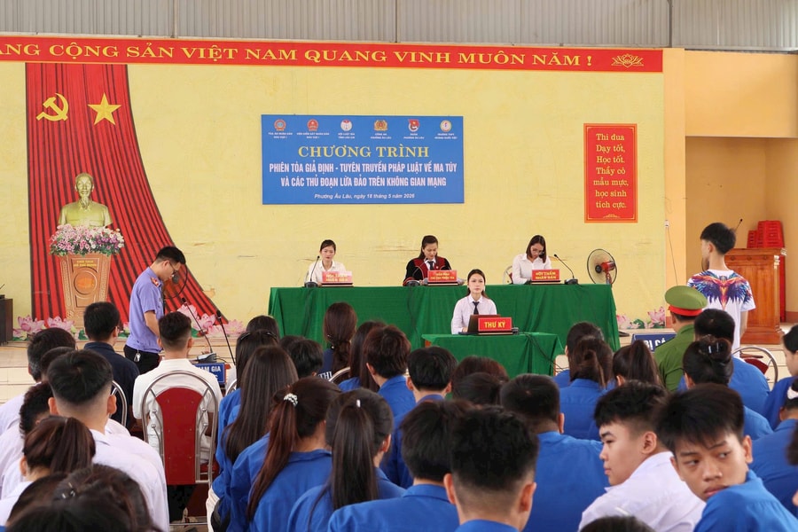 “Phiên tòa giả định” – Lớp học pháp luật sinh động cho học sinh Lào Cai