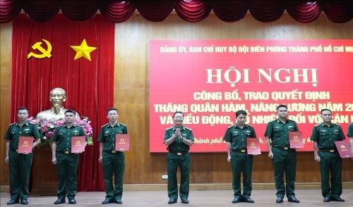 BĐBP TP.HCM trao quyết định thăng quân hàm, nâng lương, bổ nhiệm cán bộ năm 2026