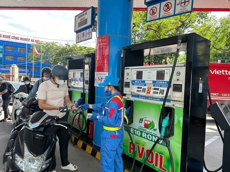 Giá xăng dầu tăng trở lại sau hai phiên giảm liên tiếp