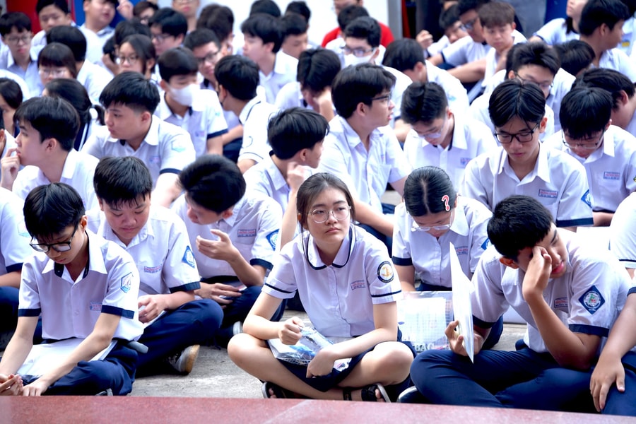 Ngày cuối thi tuyển sinh vào lớp 10 ở TP.HCM
