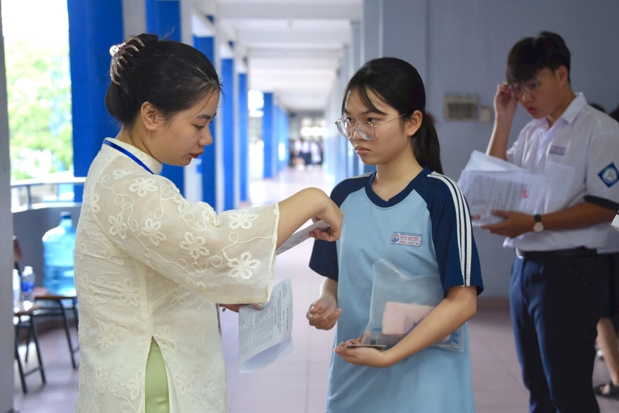 Giáo viên 3 khu vực sẽ tập trung về TP.HCM chấm thi