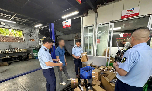 Hà Nội: Phát hiện hơn 800 phụ tùng ô tô nghi giả mạo nhãn hiệu