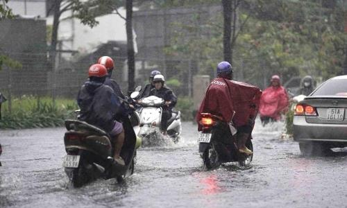 Thời tiết ngày 4/6: TP.HCM có mưa dông chiều tối, Trung bộ nắng nóng gay gắt