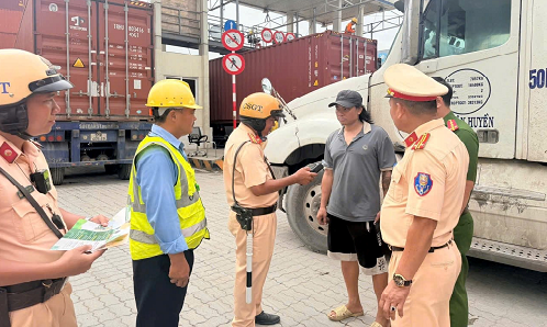 TP.HCM: Xử lý hơn 76.000 trường hợp vi phạm trật tự ATGT đường bộ