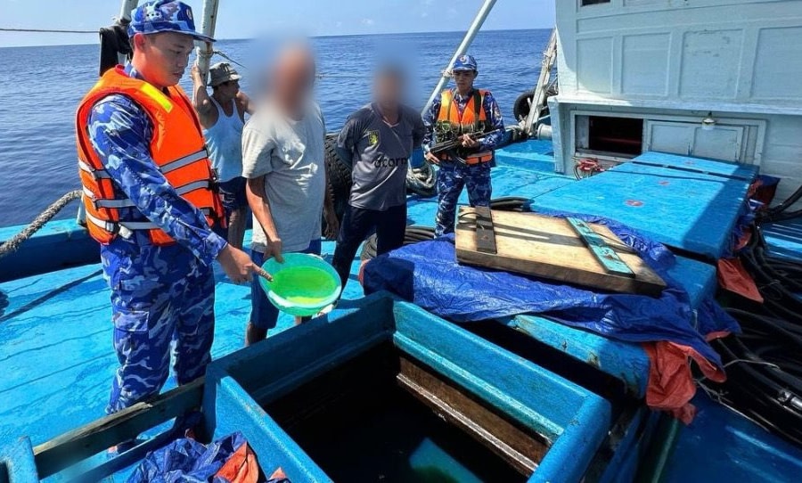 Bắt giữ tàu vận chuyển trái phép khoảng trên 150.000 lít dầu D.O