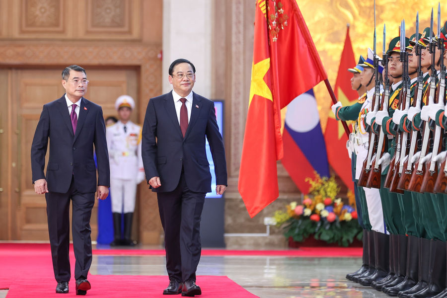 Thủ tướng Lê Minh Hưng chủ trì lễ đón chính thức Thủ tướng CHDCND Lào