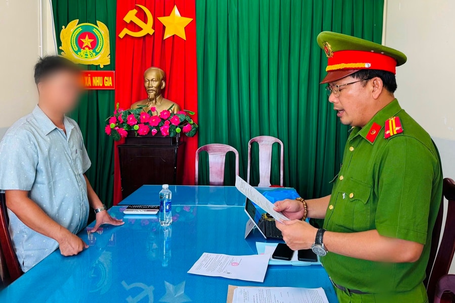 Chuyển hướng thiếu an toàn, tài xế ô tô bị khởi tố