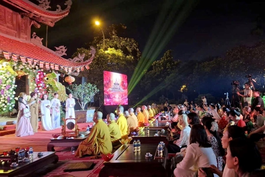 Nghệ sĩ Hoàng Yến lan tỏa thông điệp an lạc qua Dự án “Kinh Ca Bát Chánh Đạo”
