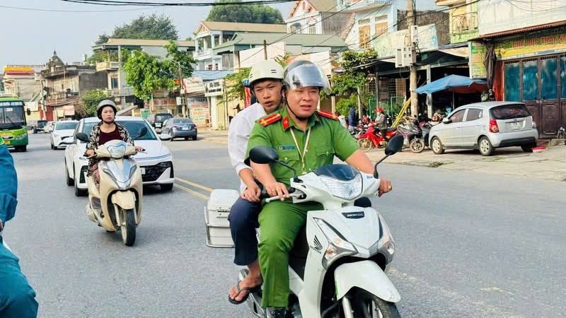 Công an xã hỗ trợ thí sinh vượt hơn 20km lấy căn cước