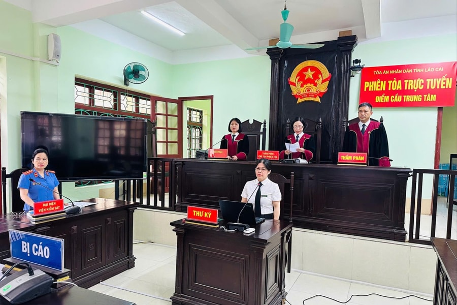 TAND tỉnh Lào Cai tổ chức rút kinh nghiệm về 4 phiên tòa trực tuyến xét xử án ma túy