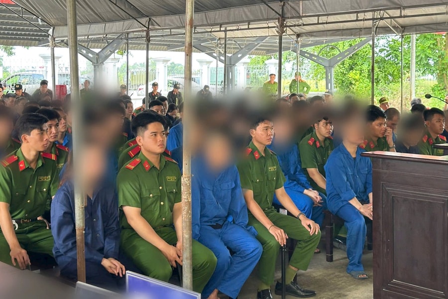 53 bị cáo lĩnh tổng cộng hàng trăm năm tù vì liên quan đến ma túy
