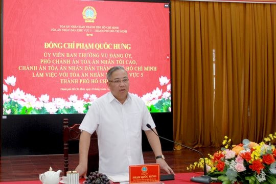 Đồng chí Phạm Quốc Hưng thăm và làm việc với TAND khu vực 5 - TP.HCM