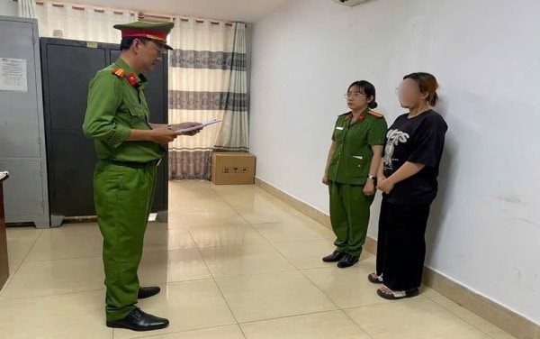 Khởi tố mẹ đánh con ruột dẫn đến tử vong