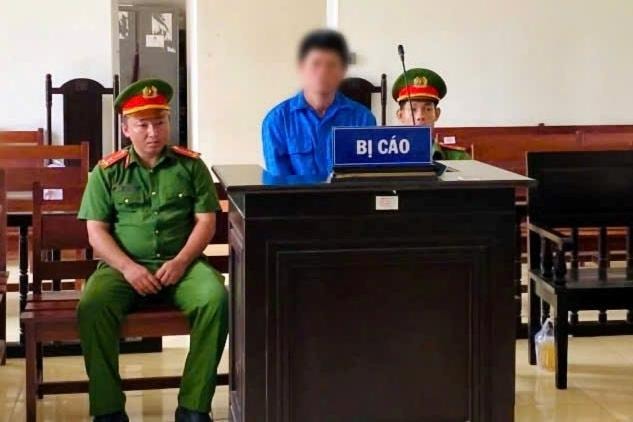 Mâu thuẫn tình cảm, người đàn ông dùng dao đâm bạn đời