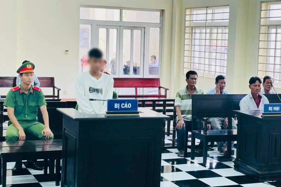 Nghĩ người khác chửi mình, nam thanh niên dùng dao đâm người