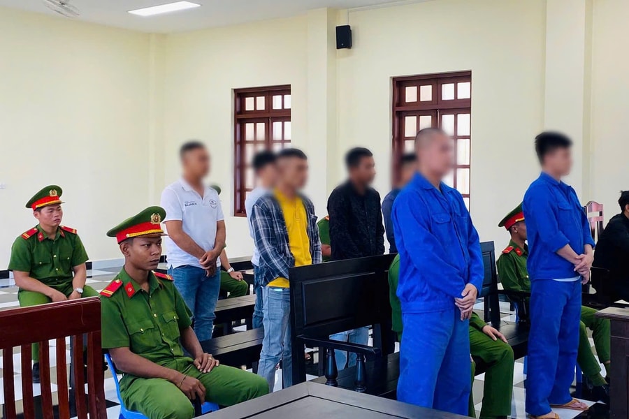7 bị cáo trả giá vì hành vi côn đồ