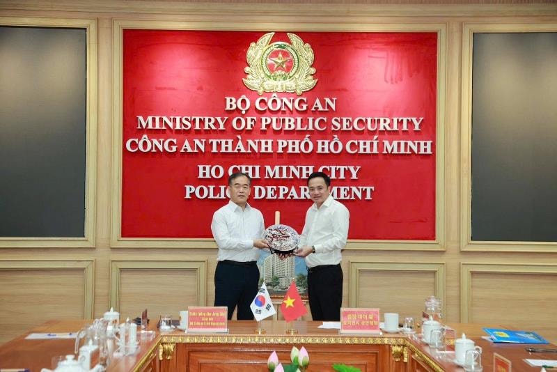 Công an TP.HCM tăng cường hợp tác với Cảnh sát Gyeongnam