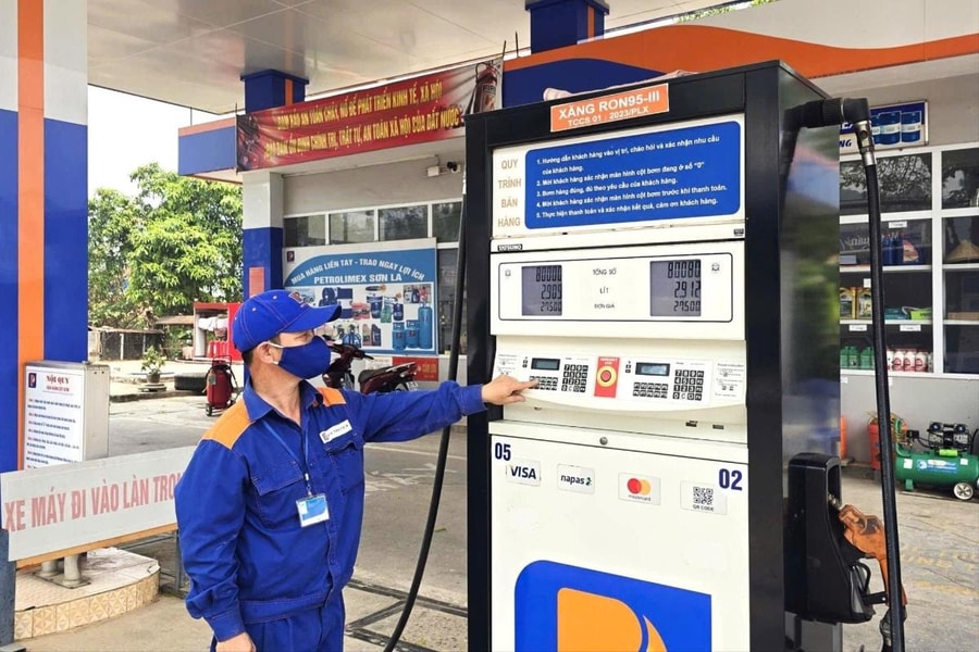 Giá xăng dầu đồng loạt giảm