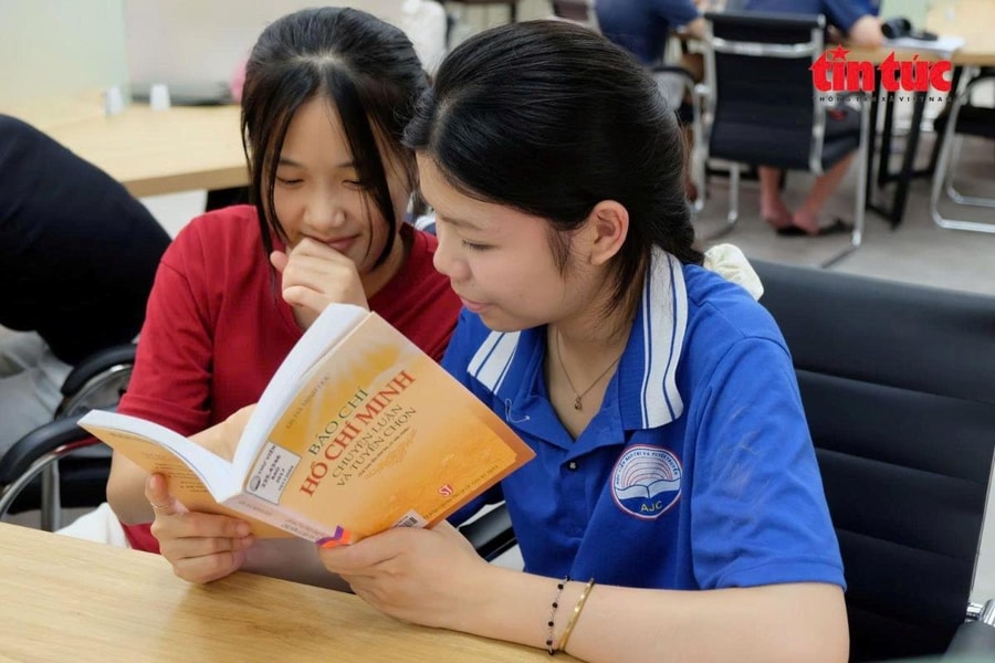 Học tập phong cách viết báo của Chủ tịch Hồ Chí Minh
