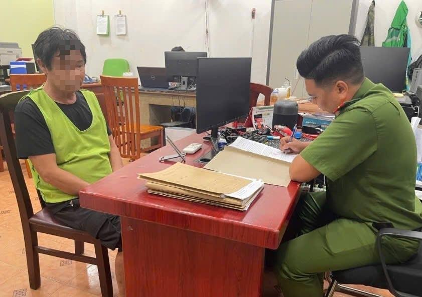 Giả danh nhân viên tiếp thị trộm cắp tài sản