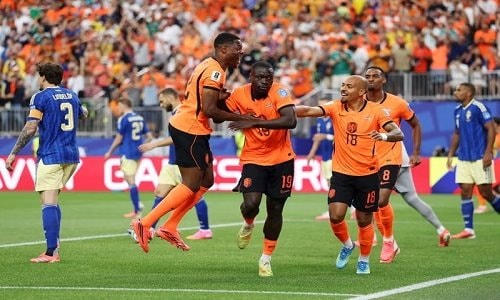 Kết quả Hà Lan – Thụy Điển 5 -1: Cơn lốc màu da cam thị uy sức mạnh