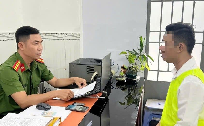 Dựng chuyện bị cướp để che giấu hành vi chiếm dụng tiền