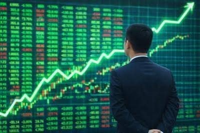 Giải mã thị trường: Thị trường phân hóa, nhà đầu tư cần tập trung vào điều gì?