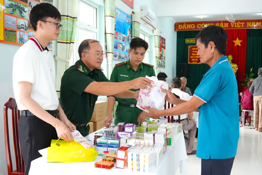 Sôi nổi các hoạt động kỷ niệm 51 năm Ngày truyền thống BĐBP Cà Mau