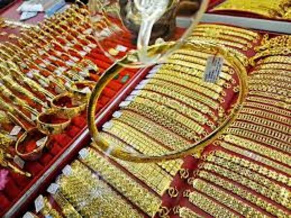 Giá vàng trưa 25/6: SJC giảm về quanh 146 triệu đồng/lượng