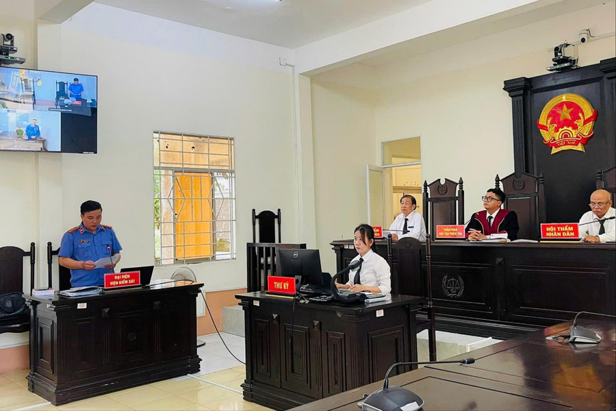 Xét xử trực tuyến 2 vụ án về ma túy và vận chuyển hàng cấm