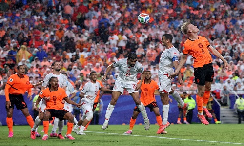 Hà Lan - Tunisia 3-1: Cơn lốc màu da cam thẳng tiến