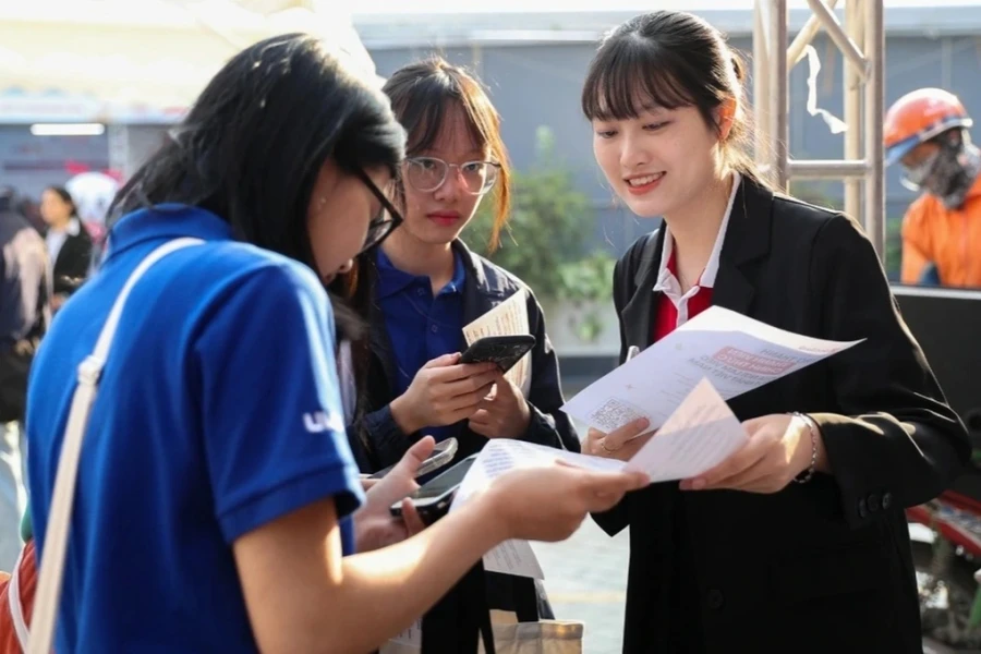 Nhiều trường đại học chuyển tân sinh viên đến học ở cơ sở ngoại thành và các tỉnh lân cận