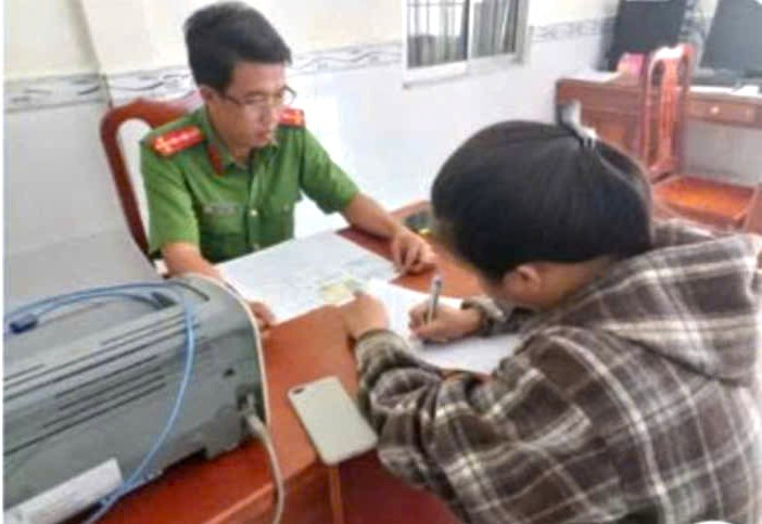 Người phụ nữ tự đăng hình ảnh vi phạm giao thông lên mạng
